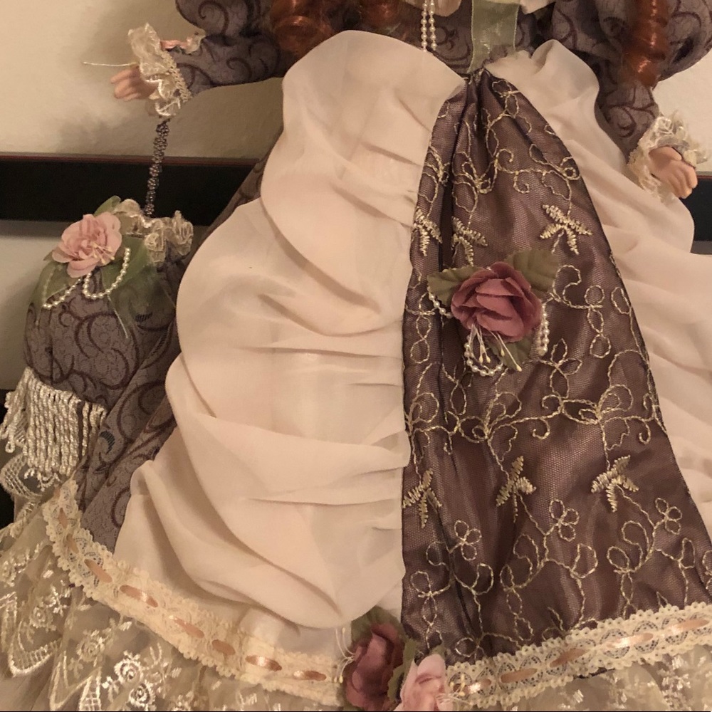 Vintage Cathay Collection Porcelain Doll in EUC - Picture 5 of 6